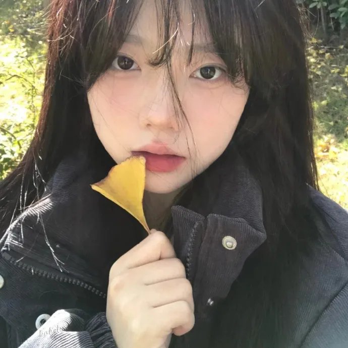 轻轻拂过